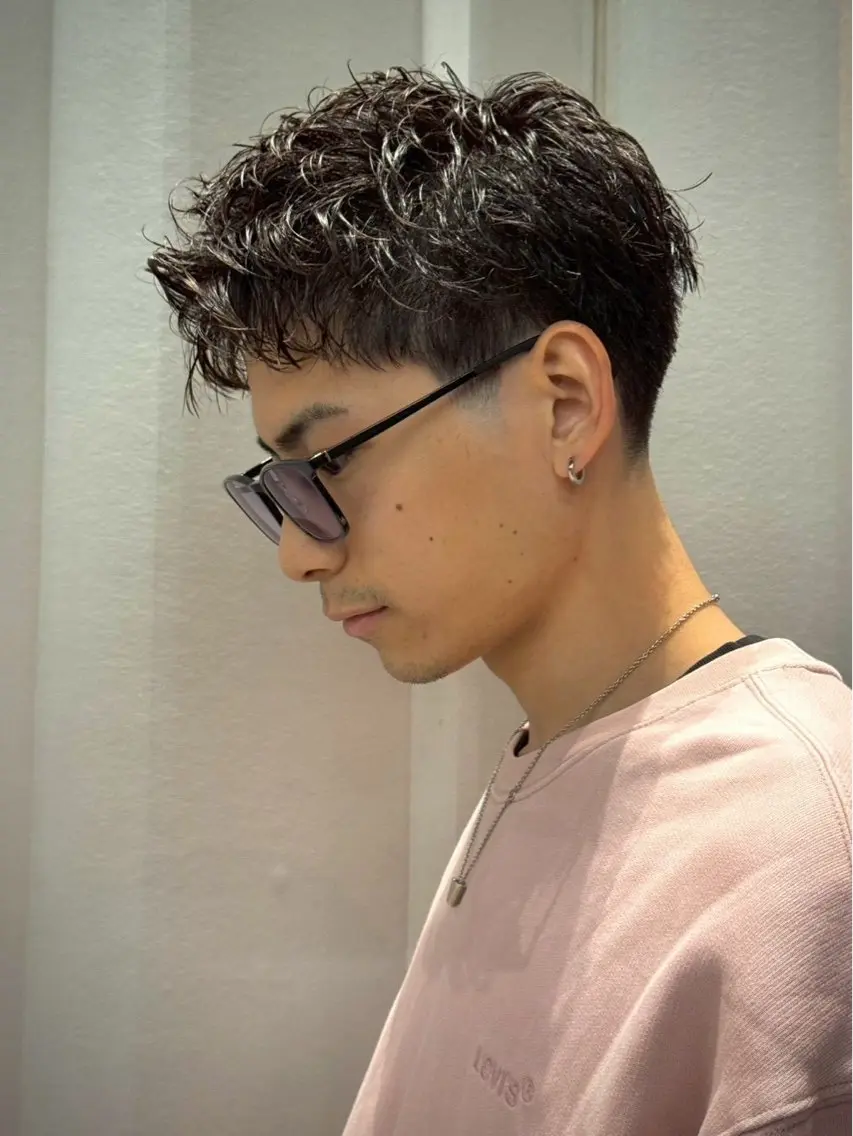 ミディアム 平井 沖昌のヘアスタイル