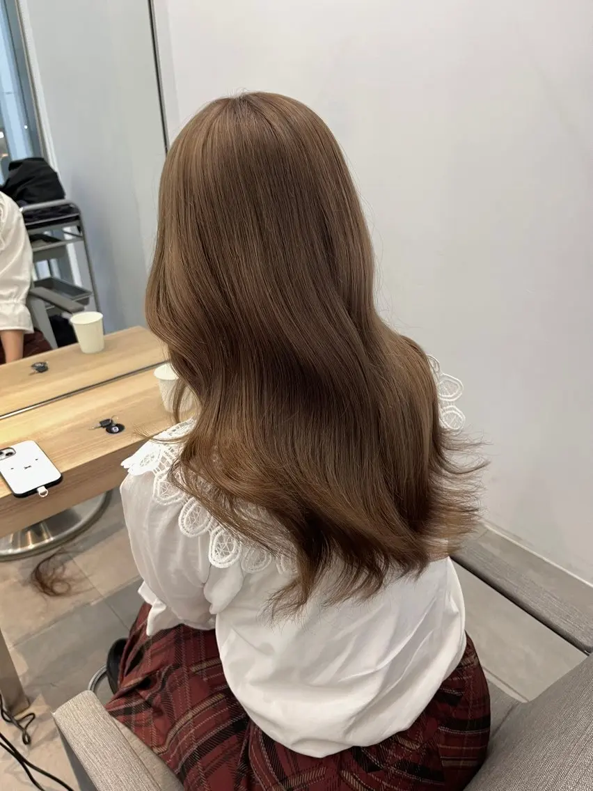 カラー ベージュカラー ブリーチ ミルクティーベージュ 透明感カラー🩰 yukiのヘアスタイル