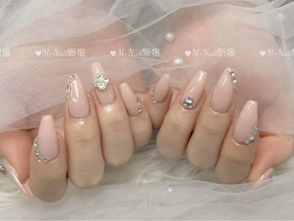ミディアム ハンドネイル M+Nail 新宿のネイルデザイン