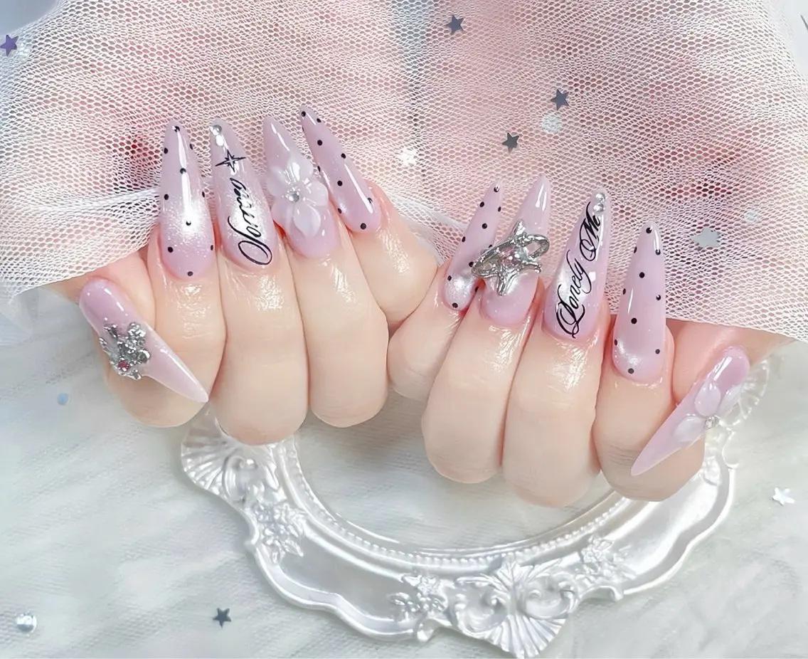 ネイル Rin Hana Nailのネイルデザイン