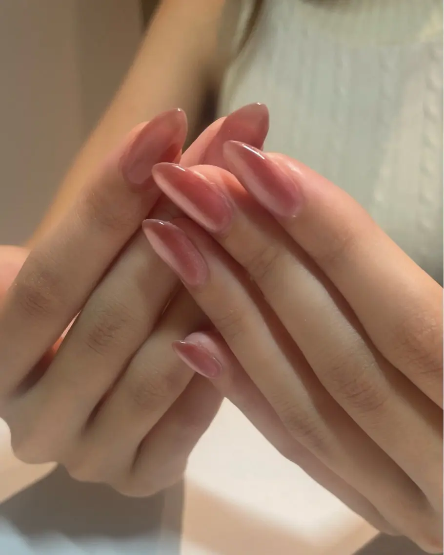 ネイル マグネットネイル オフィスネイル ピンク シンプルネイル MizuKi🫧 /銀座ネイル🌿のネイルデザイン