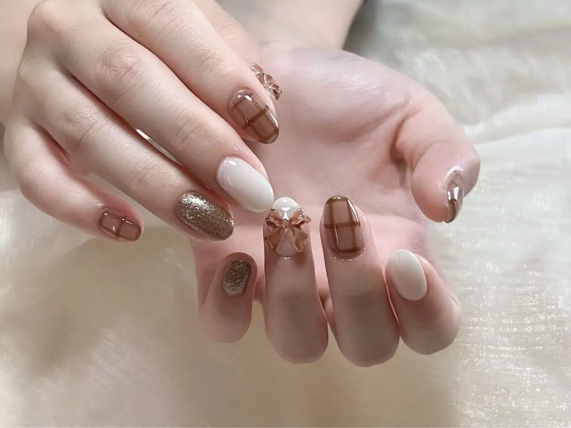 ネイル オーロラネイル チークネイル フレンチネイル ジェルネイル ガラスフレンチ ハンドネイル Nail Jolieのネイルデザイン