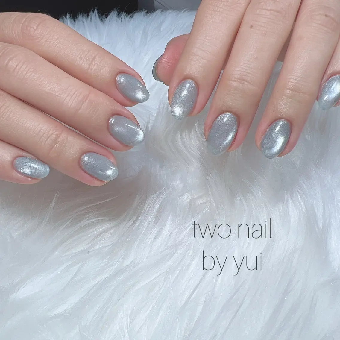 ネイル キラキラネイル マグネットネイル ネイルチップ ホワイト ハンドネイル two nailのネイルデザイン