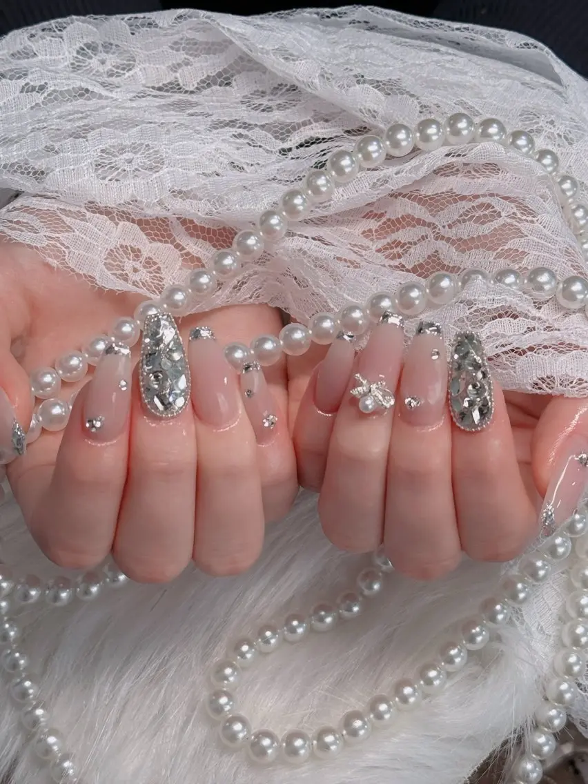 ネイル フレンチネイル ジェルネイル ガラスフレンチ ハロウィン ハート H.baby Nail Salonのネイルデザイン