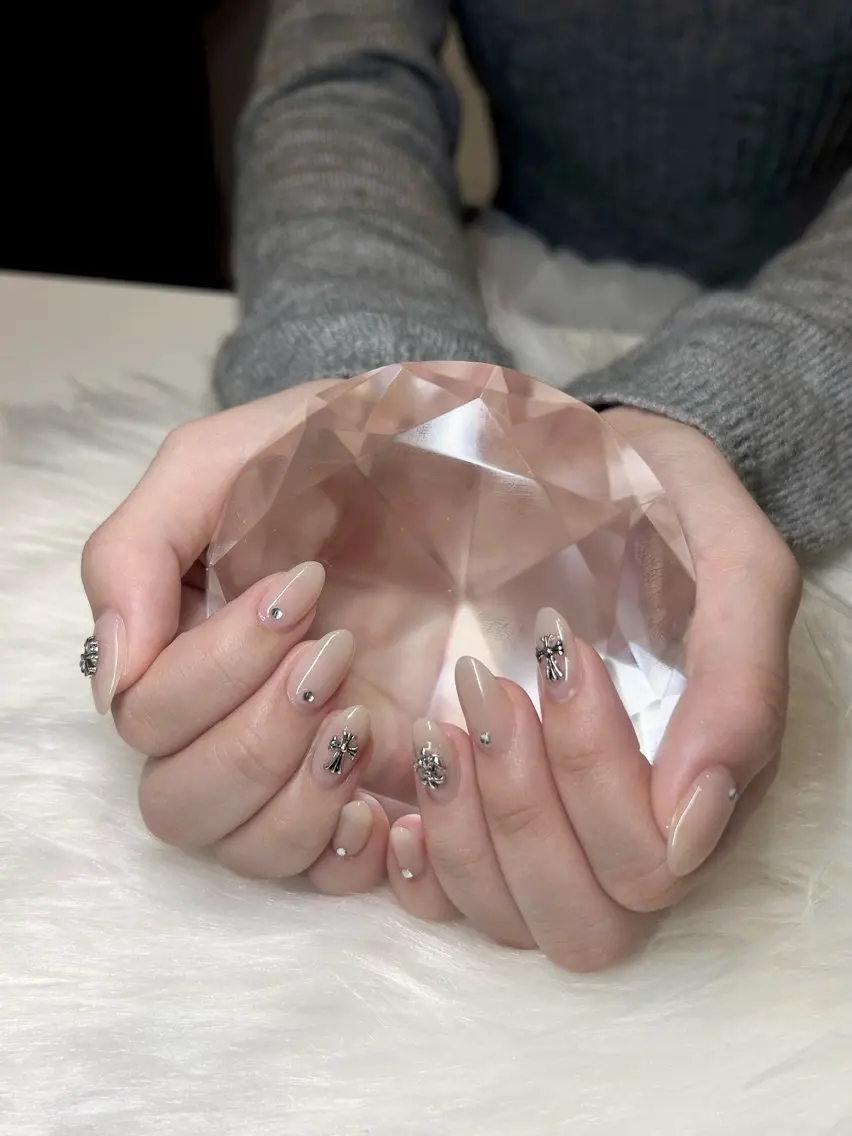ネイル ハンドネイル ami 𝜗𝜚˚⋆のネイルデザイン