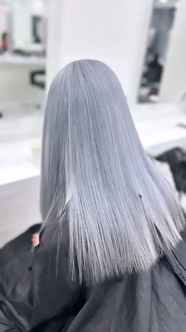カラー ヘアカラー ヘッドスパ ヘアセット 🤍ハイトーン寒色 🤍MADOKAのヘアスタイル