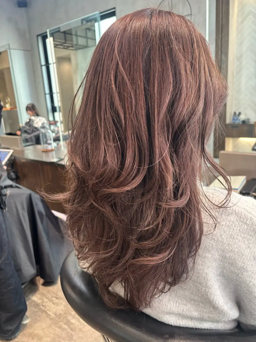 ロング カラー ロングレイヤー ハイライトカラー ハイライト レイヤーカット ロング 植田 能生のヘアスタイル