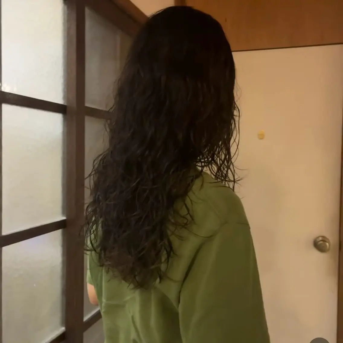 ロング パーマ 透明感カラー/ くるくるパーマミウのヘアスタイル