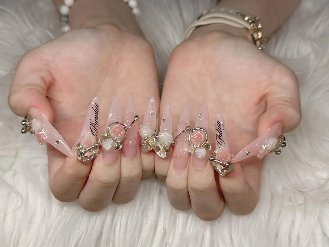 ネイル 長さ出し グラデーション 卒業式 キラキラネイル マグネットネイル ハンドネイル Lee Nailsのネイルデザイン