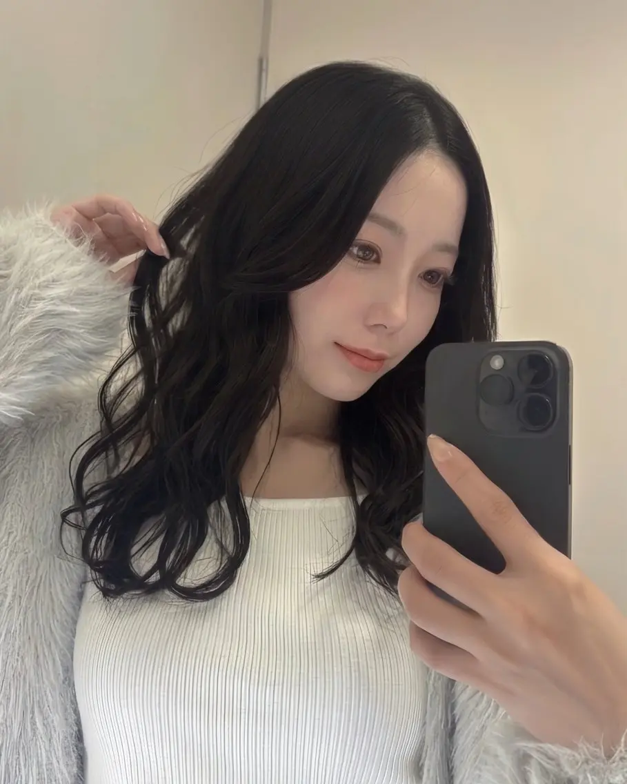 ロング パーマ 韓国風ヘア パーマ トリートメント コテ巻き風パーマ🫧 韓国パーマ反町海大のヘアスタイル
