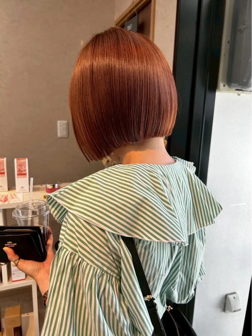 ショート オレンジブラウン 裾分 華子のヘアスタイル