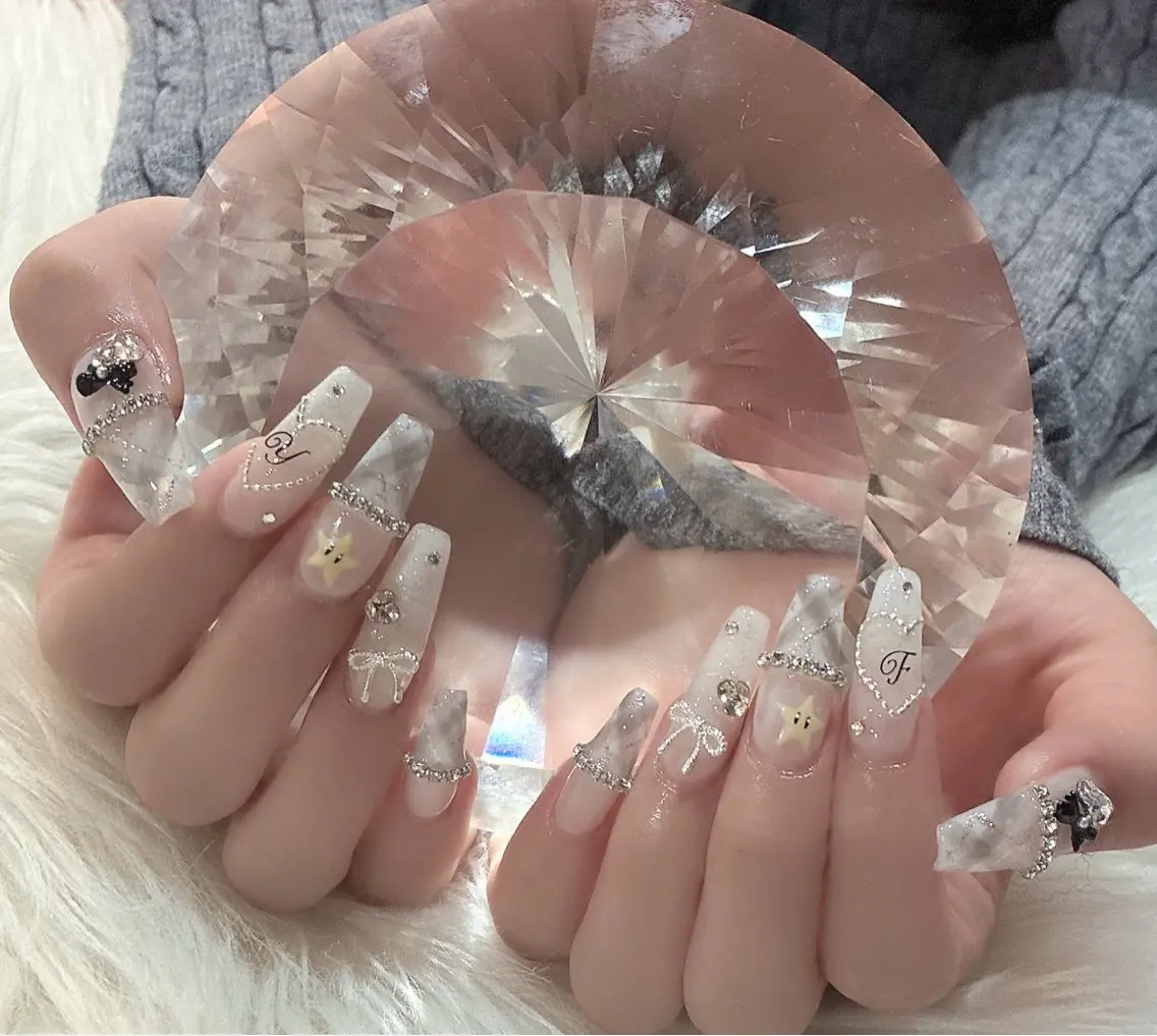 ネイル LoaChaton kaeのネイルデザイン