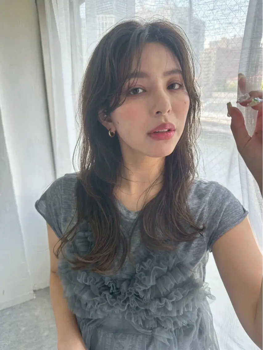 セミロング カット ヘアカラー トリートメント RAISE by_WHITEのヘアスタイル
