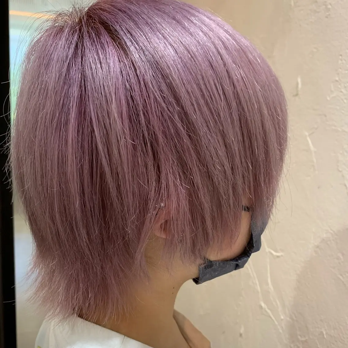 カラー ブリーチ ピンクカラー ピンクパープル 礒谷 夏帆のヘアスタイル