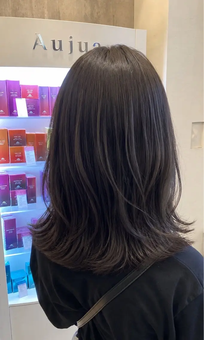 セミロング 松下 沙織のヘアスタイル