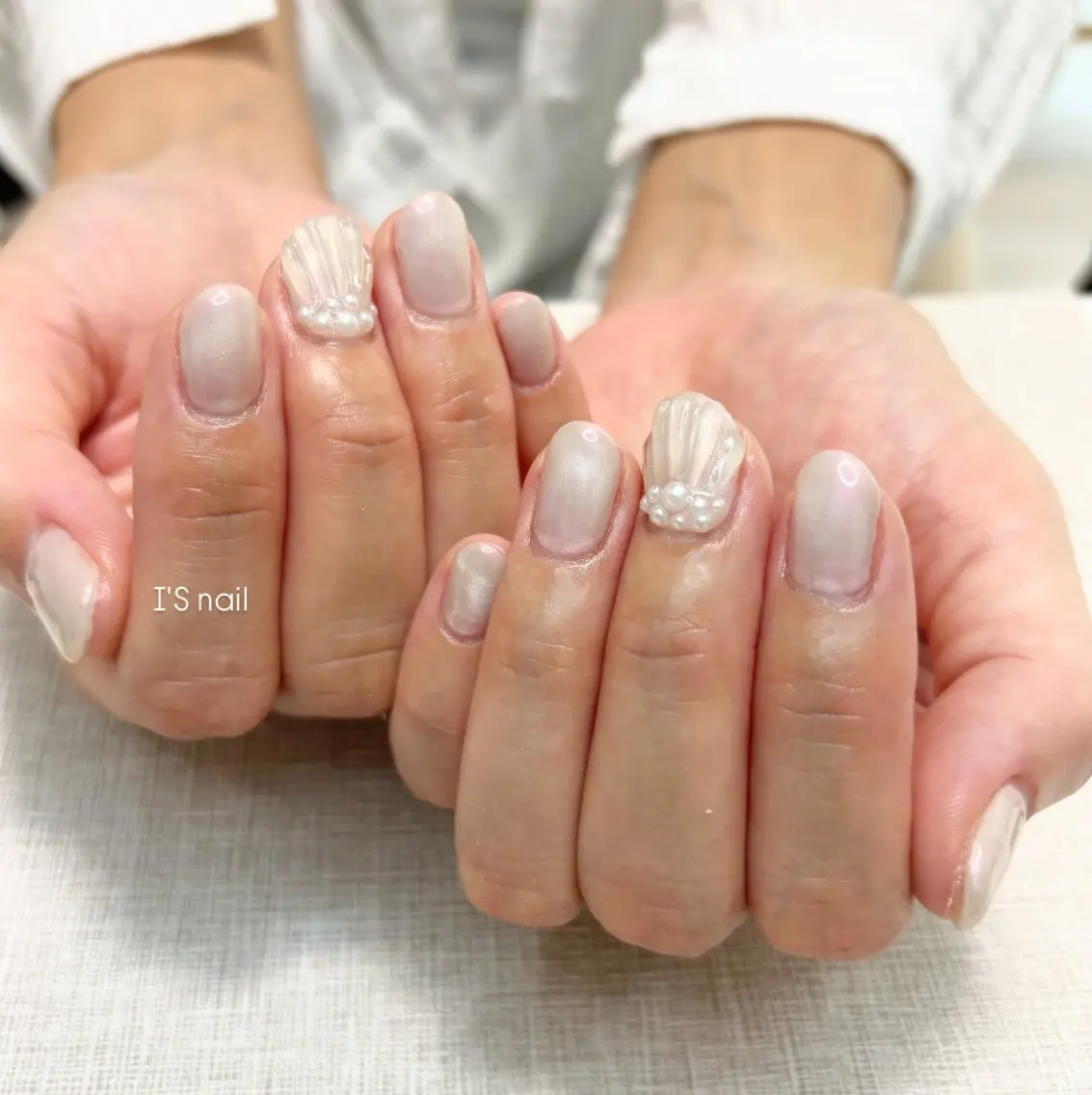 ネイル マグネットネイル ホワイト I'S nail 佐野のネイルデザイン