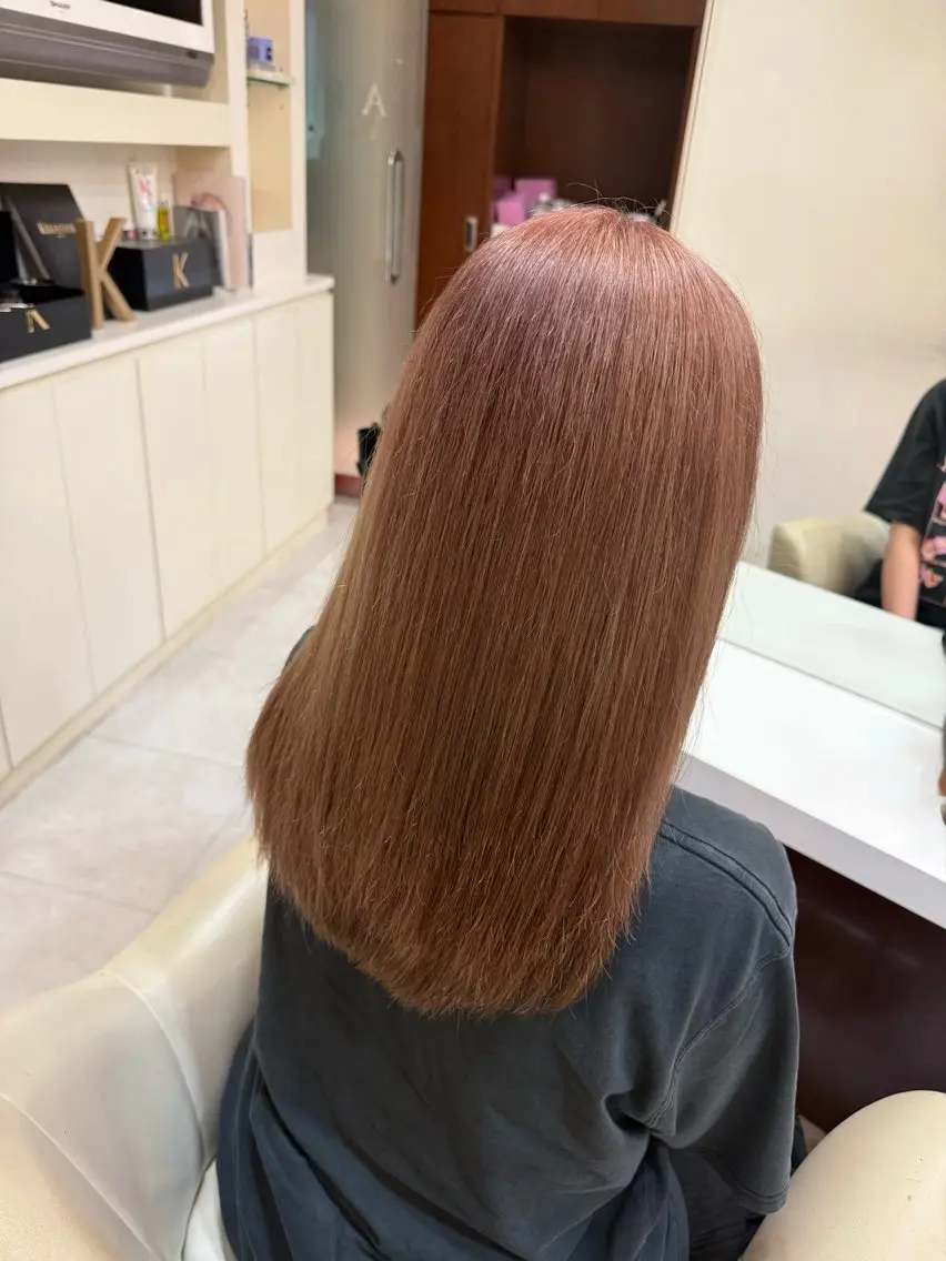 ロング レナークアリア 梅津美憂のヘアスタイル