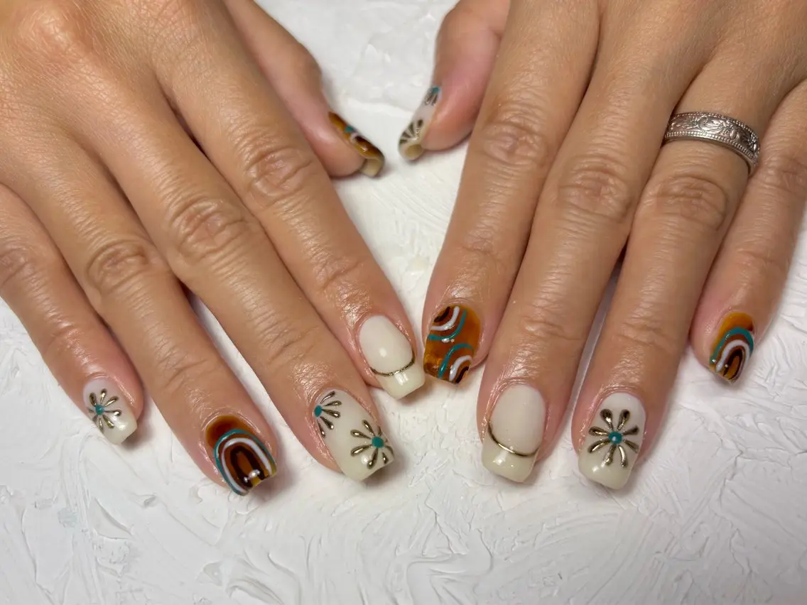 ネイル アートネイル べっ甲ネイル ミラーネイル ハンドネイル nail salon Reversiのネイルデザイン