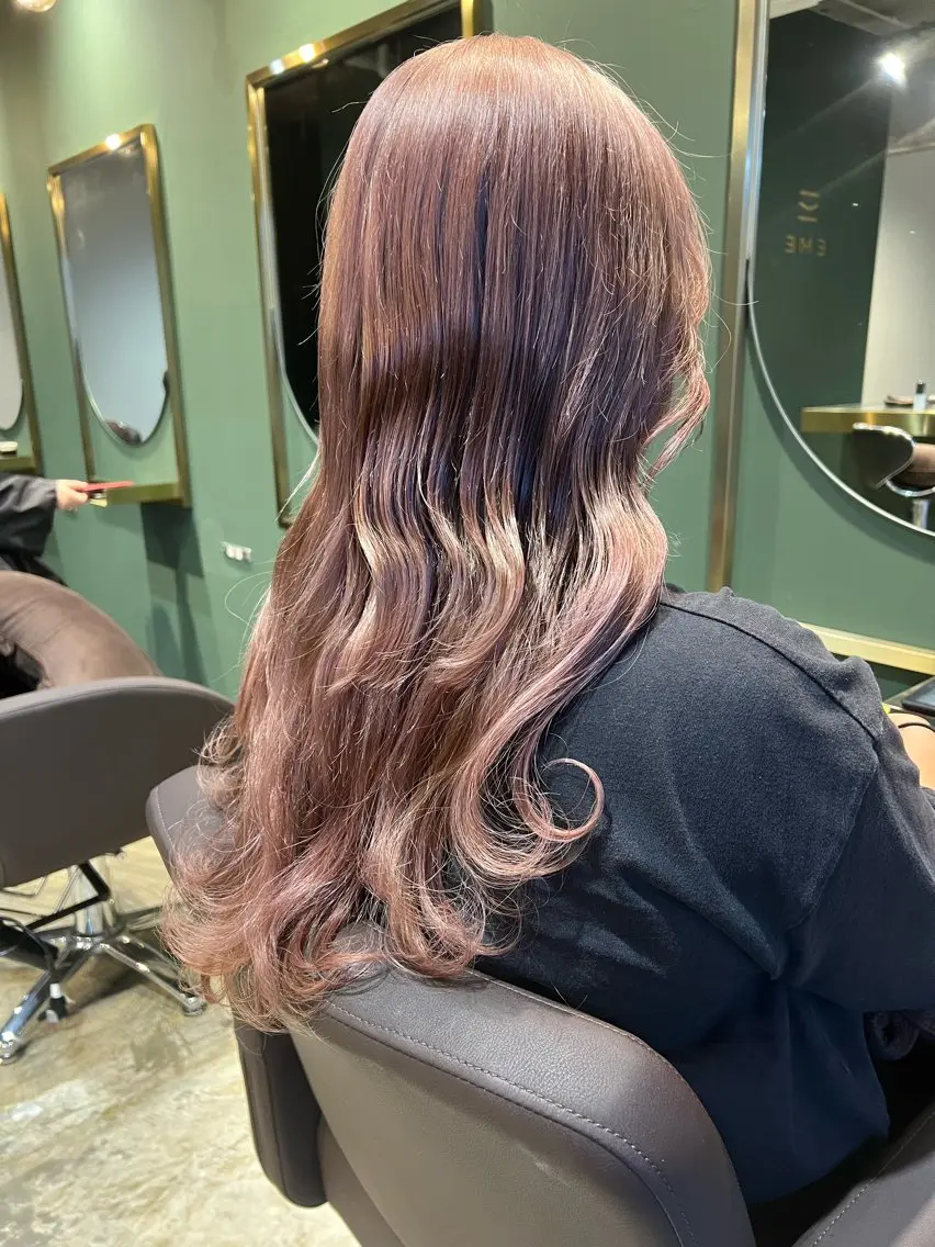 ロング カラー ベージュカラー ピンクカラー ピンクベージュ ヘアカラー トリートメント ヘッドスパ カラースペシャリスト しょう🧑🏼‍🎨のヘアスタイル