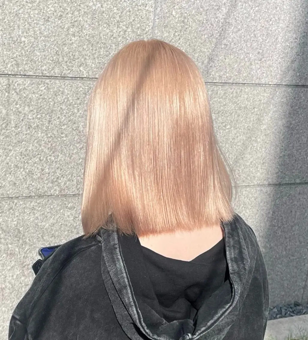 ダメージレスブリーチ+ケアカラー+トリートメントの写真