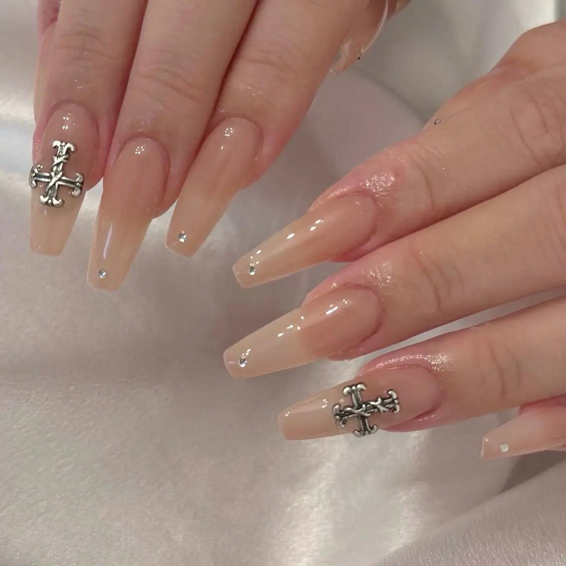 ネイル シュシュ 🎀 girly nailのネイルデザイン