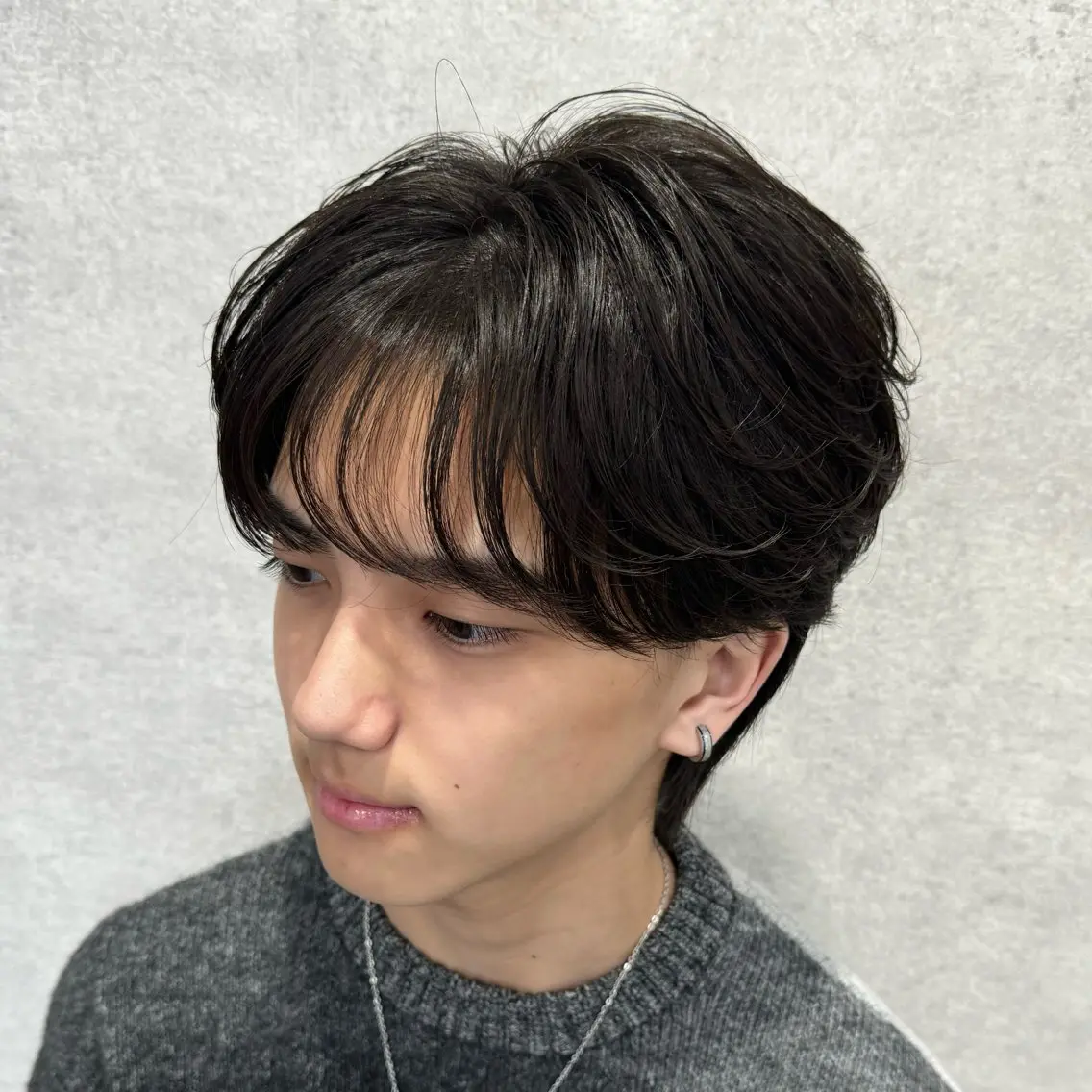 ショート カラー パーマ ヘアアレンジ メンズ センターパート メンズハイライト メンズメッシュ マッシュ メンズパーマ カット パーマ トリートメント ヘッドスパ ヘアセット 仕上がり満足度No. 1🔥BLUCK🔥のヘアスタイル