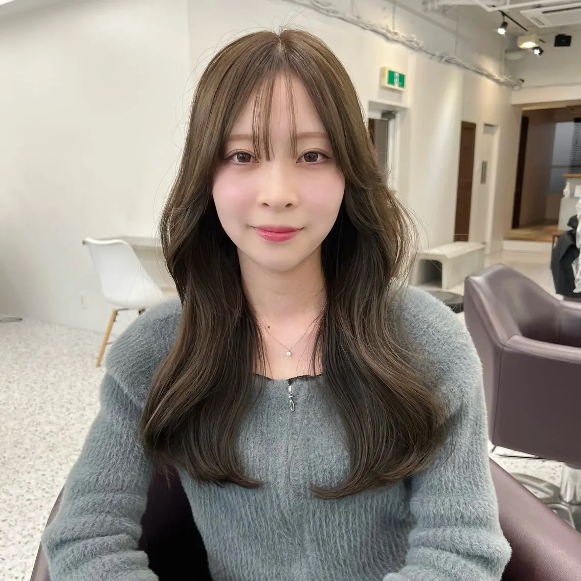 セミロング カット ヘアカラー トリートメント ヘアセット 韓国ヘア/透明感 カラー🤍yukaのヘアスタイル