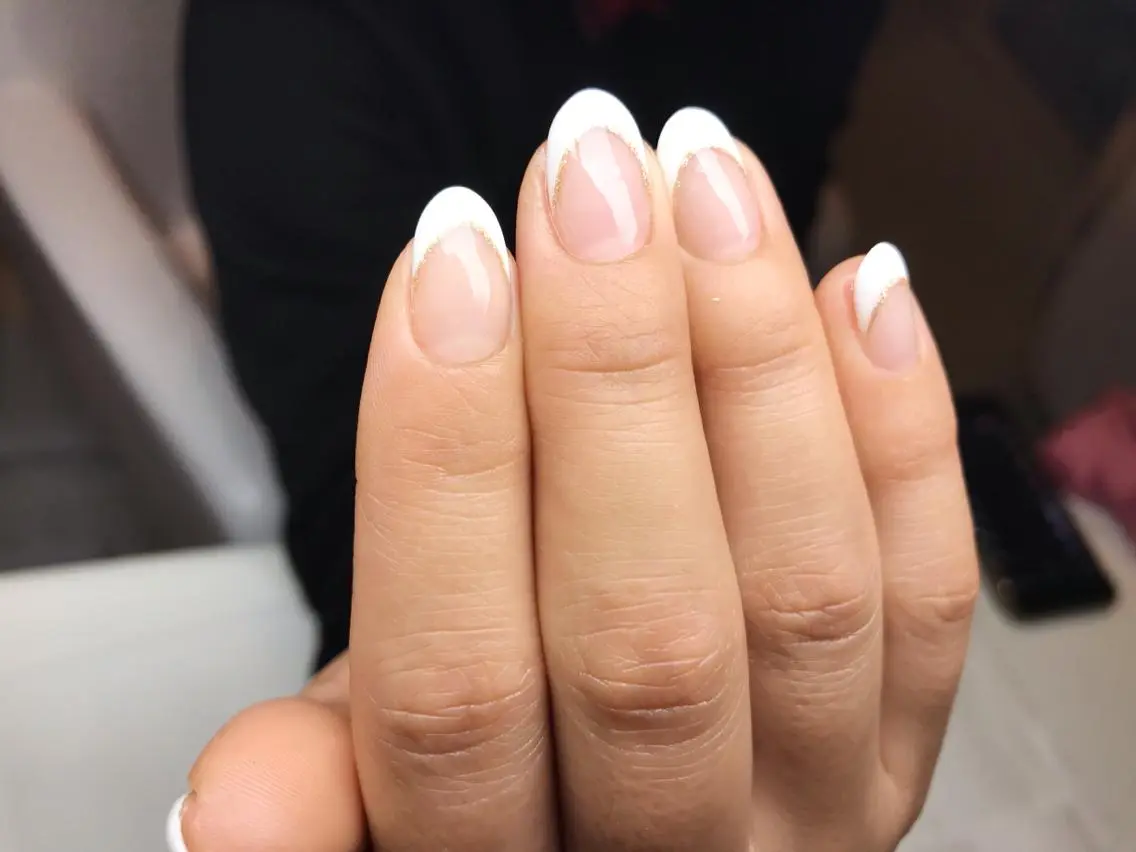 ハンド フレンチネイルの写真
