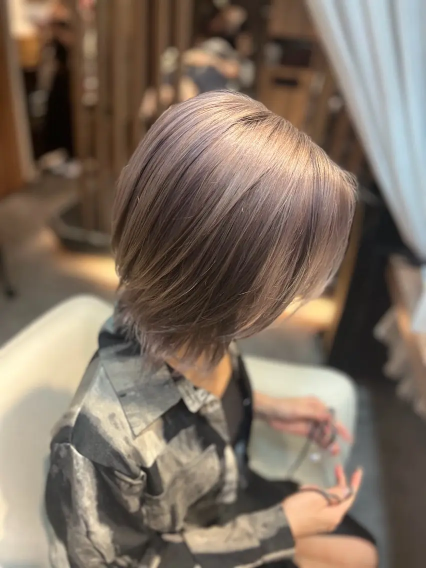 ミディアム カット ヘアカラー トリートメント 新宿×髪質改善カラー 美髪/艶髪/岩重知弥のヘアスタイル