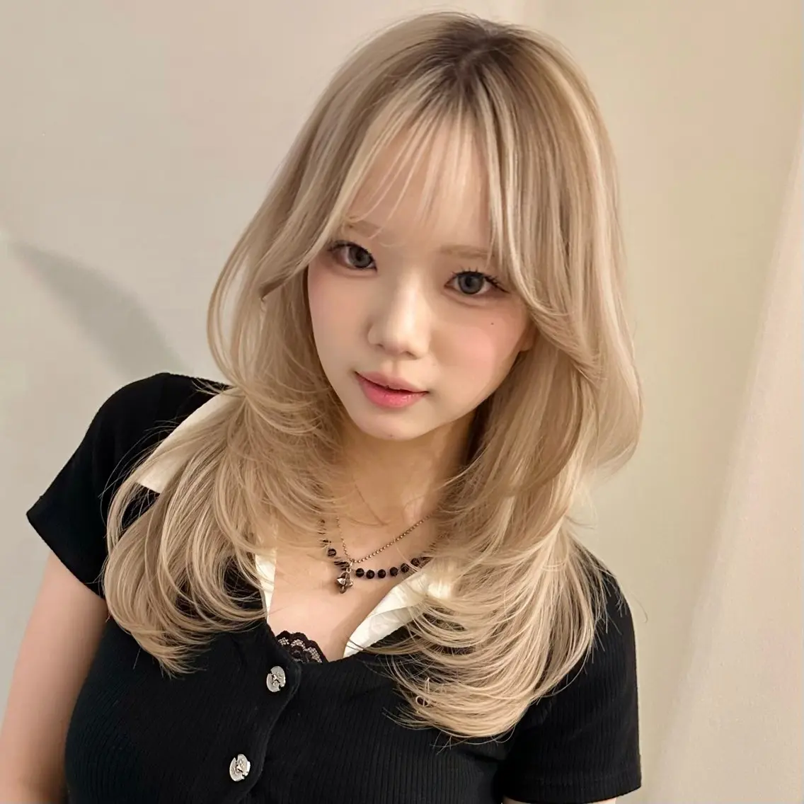 ミディアム カット ヘアカラー 🌹ハッシュカット、 レイヤー韓国ヘア🌹のヘアスタイル