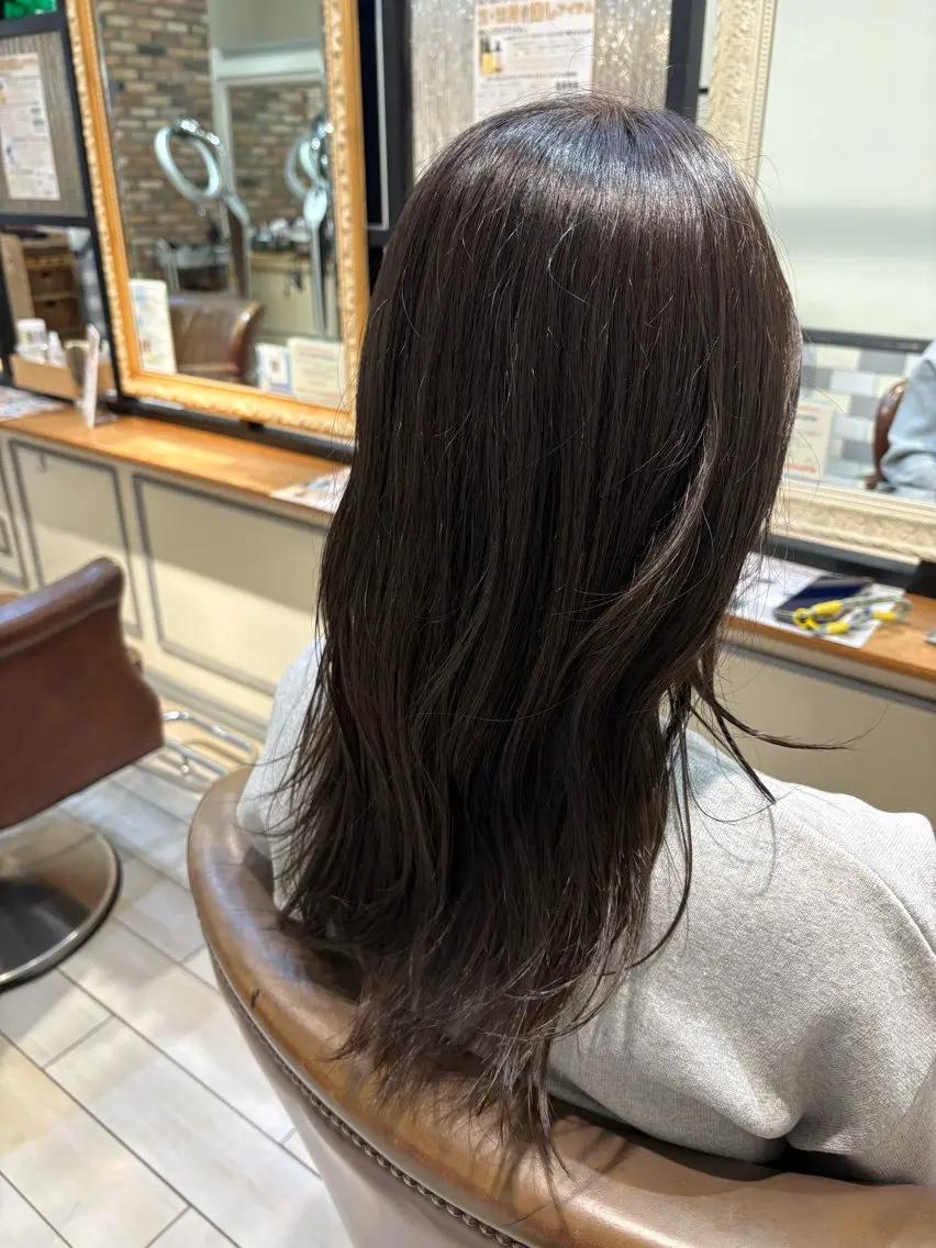 ロング カラー ヘアカラー トリートメント SUZUKI AIRIのヘアスタイル
