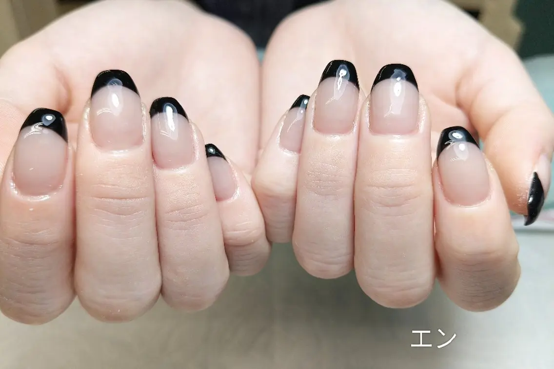 ネイル フレンチネイル エ ンのネイルデザイン