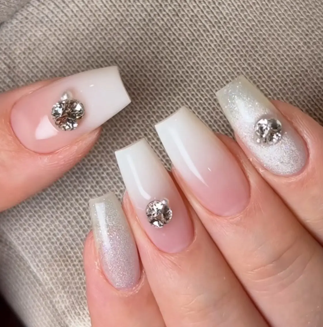ネイル フレンチネイル ジェルネイル ガラスフレンチ ハロウィン ハート H.baby Nail Salonのネイルデザイン