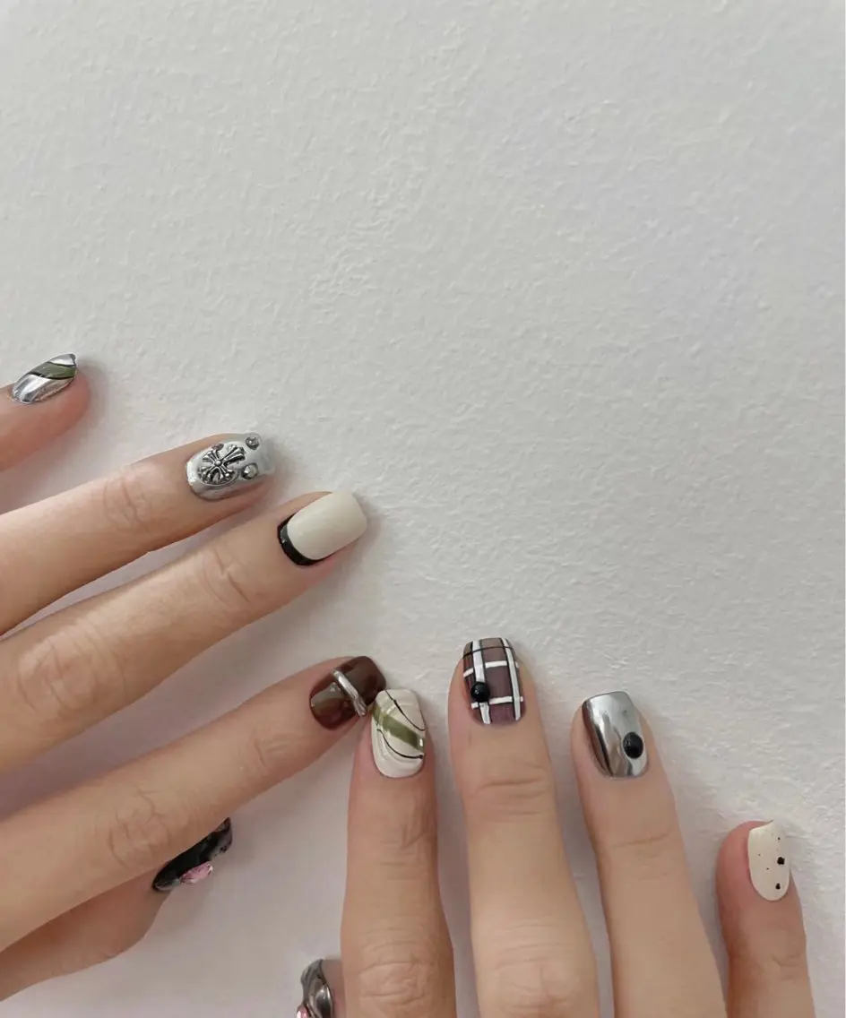 ネイル ハンドネイル フットネイル ハンドケア More Glam八王子店のネイルデザイン