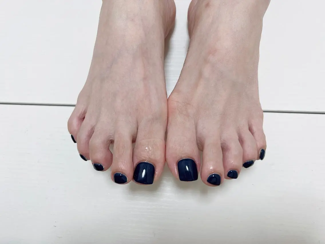 ネイル フットネイル ネイビー ワンカラーネイル ハンドネイル フットネイル mogunail &blowのネイルデザイン