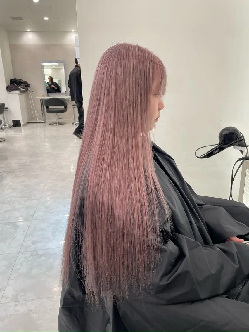 ロング 暖色系ハイトーン♡ mioriのヘアスタイル
