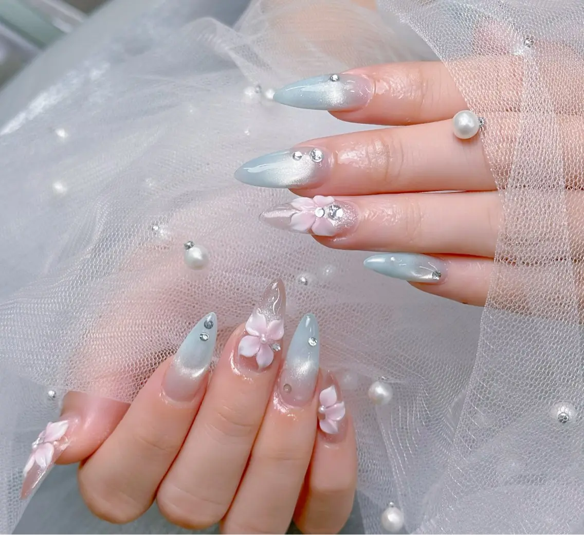 ネイル ハンドネイル Luna Nail.Novaのネイルデザイン