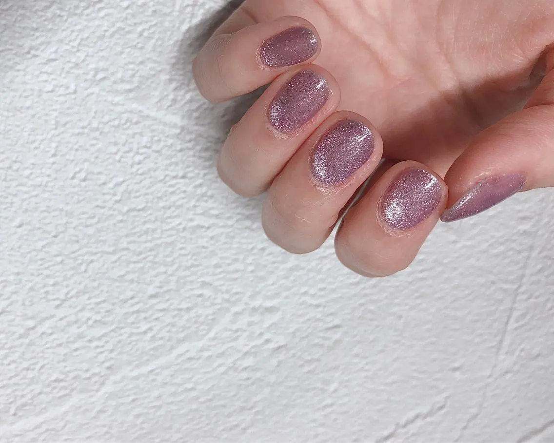 ネイル マグネットネイル パープル 春ネイル ハンドネイル saki_ nail heronのネイルデザイン