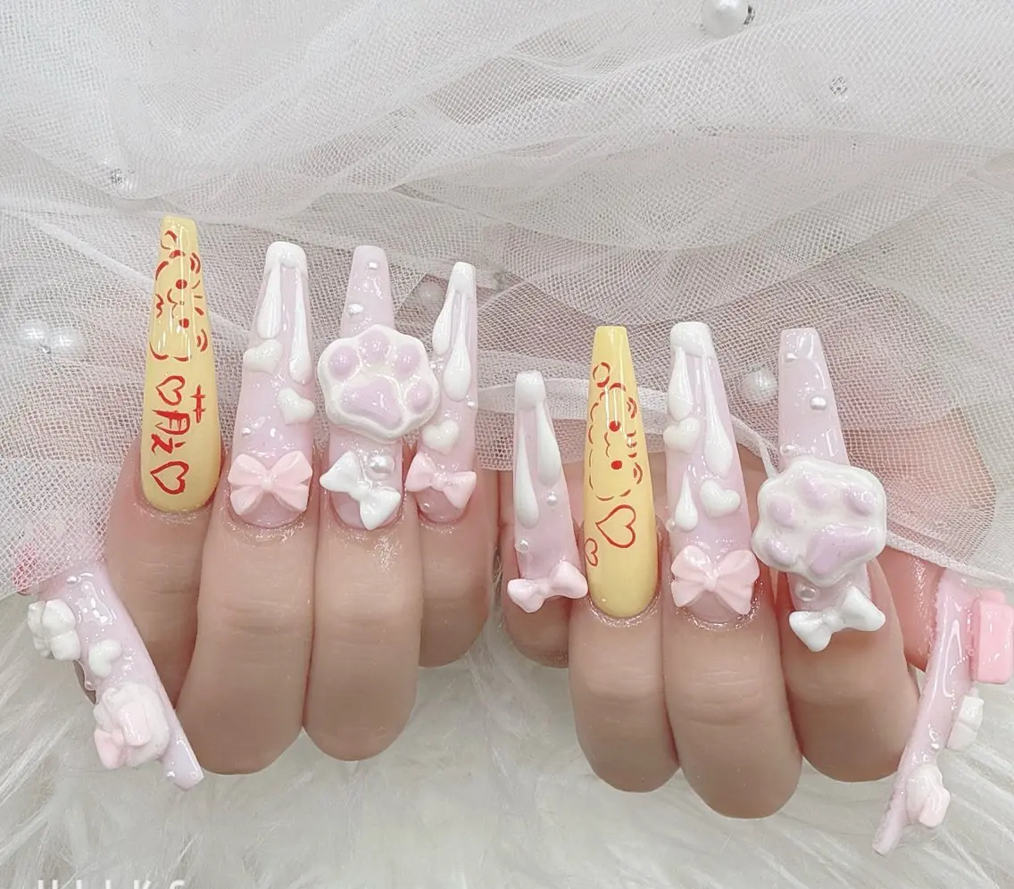 ネイル アートネイル オーロラネイル ボルドー チークネイル フレンチネイル ハンドネイル Sakura Nail Salonのネイルデザイン