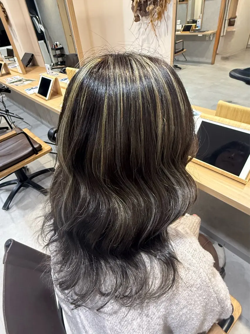 ミディアム ハイライト anju.カット 透明感カラー/パーマのヘアスタイル