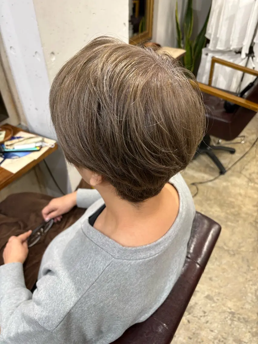 ショート カラー アッシュ アッシュグレー アッシュグレージュ グレージュ ヘアカラー トリートメント 表参道/南青山/ 蝦名まひるのヘアスタイル