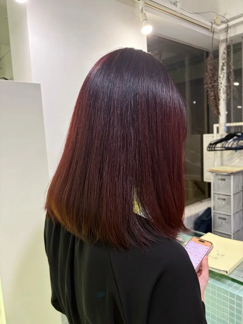 ミディアム 佐藤 志陽のヘアスタイル