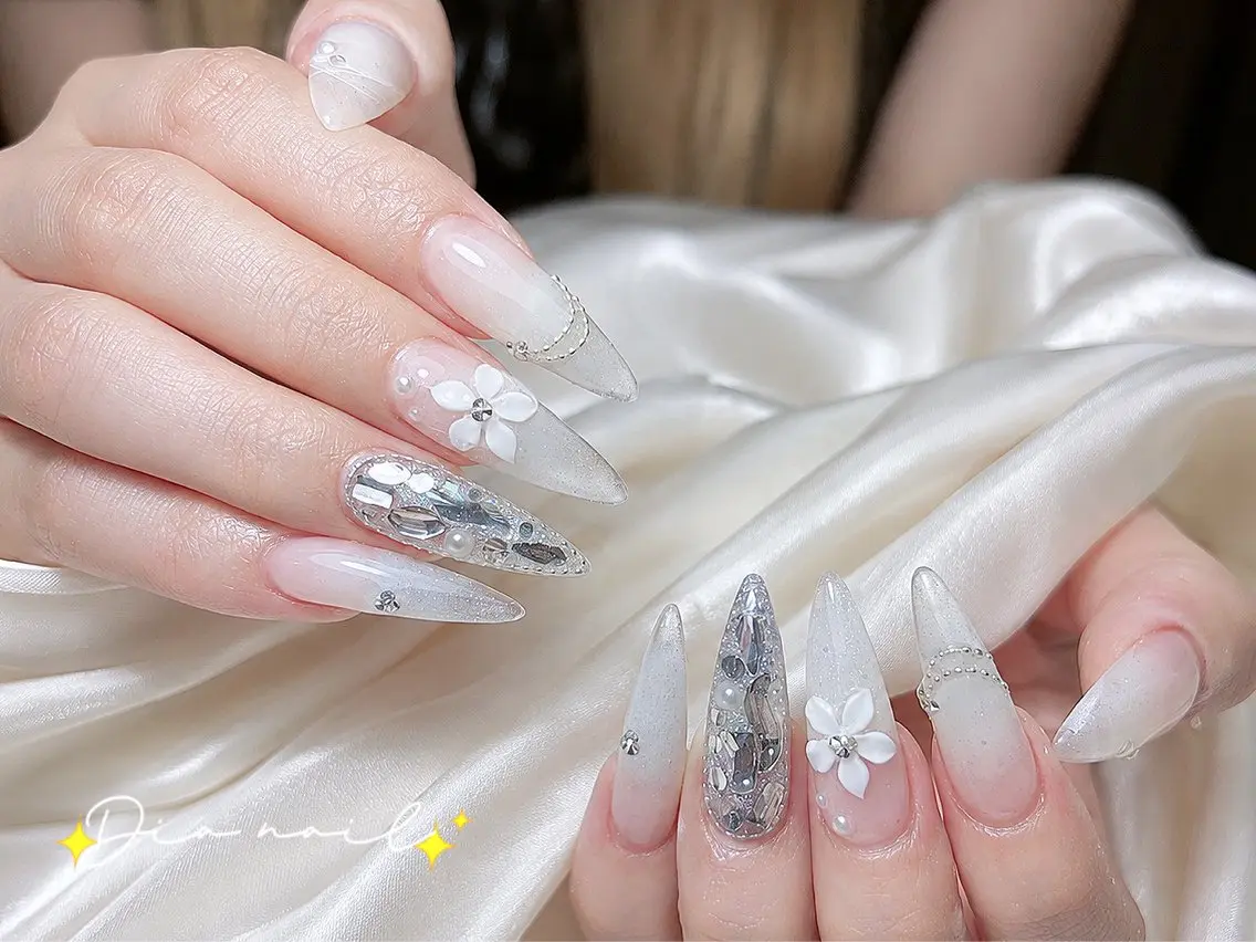 ネイル フットネイル 韓国ネイル レース マグネットネイル ニュアンスネイル ハンドネイル Dia nail サロンのネイルデザイン