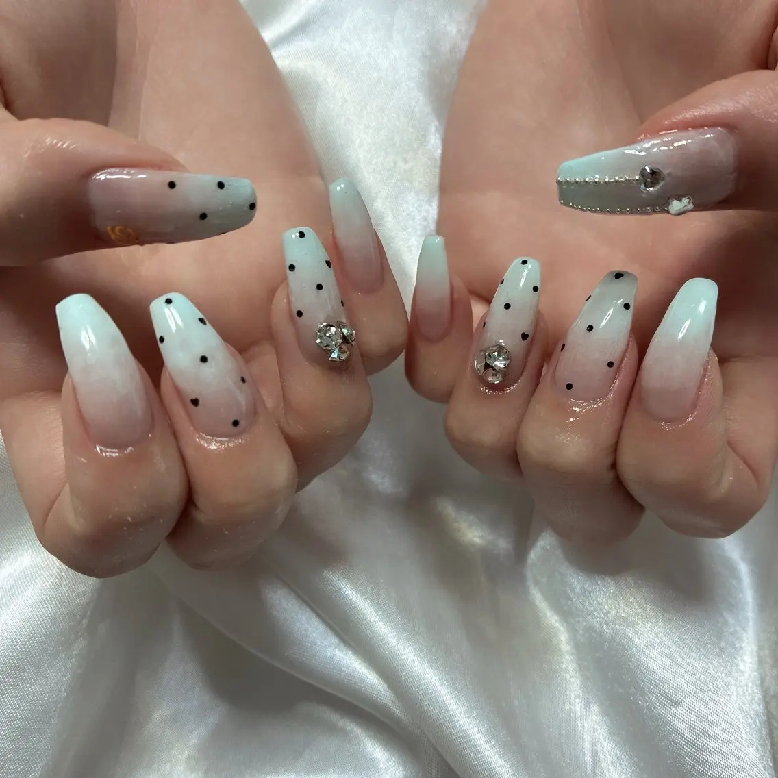 ネイル アートネイル ドット 持ち込み ショートネイル ハンドネイル フットネイル Adite nailのネイルデザイン