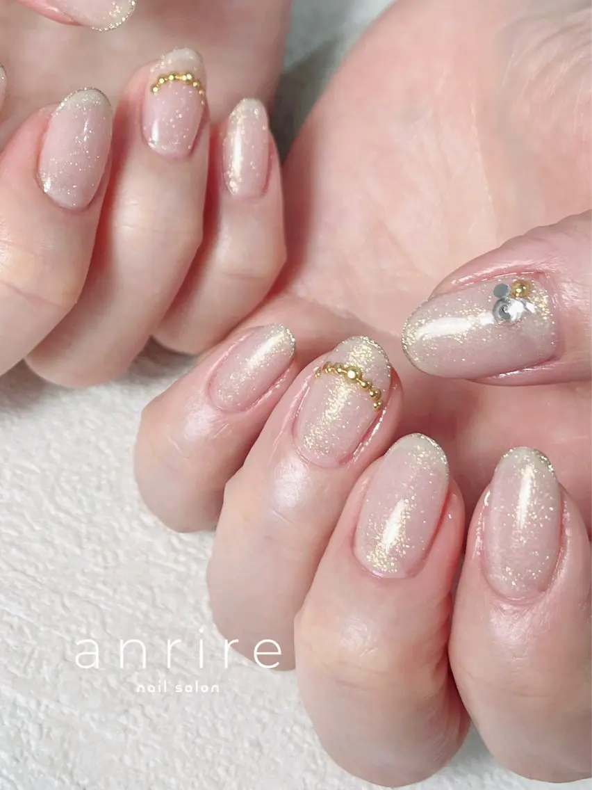 ネイル ゴールド キラキラネイル ラメ(グリッター) オフィスネイル 春ネイル ハンドネイル nailsalon anrireのネイルデザイン