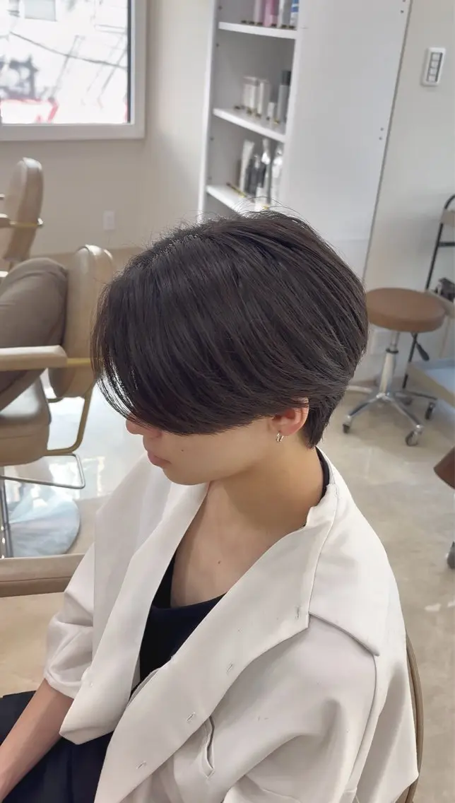メンズカット+髪質改善【曲がる縮毛矯正】|ナチュラルな毛流れができるストレートの写真
