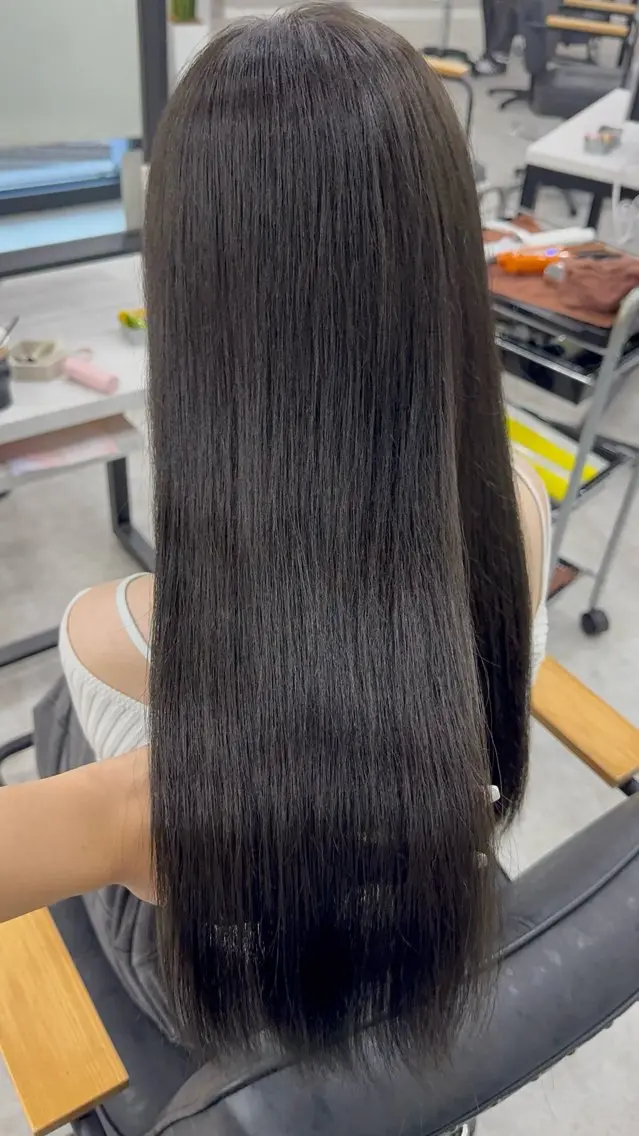 ロング カラー アッシュ アッシュブラウン ベージュカラー 黒髪 ブリーチ カット ヘアカラー トリートメント 赤み無し柔らかカラー 【梅田】madokaのヘアスタイル