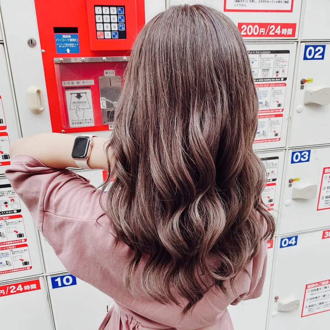 セミロング カラー ヘアアレンジ ベージュカラー ハイトーンカラー ミルクティーベージュ ヨシンモリ トリートメント ダブルカラー｜ なおき｜池袋美容師のヘアスタイル