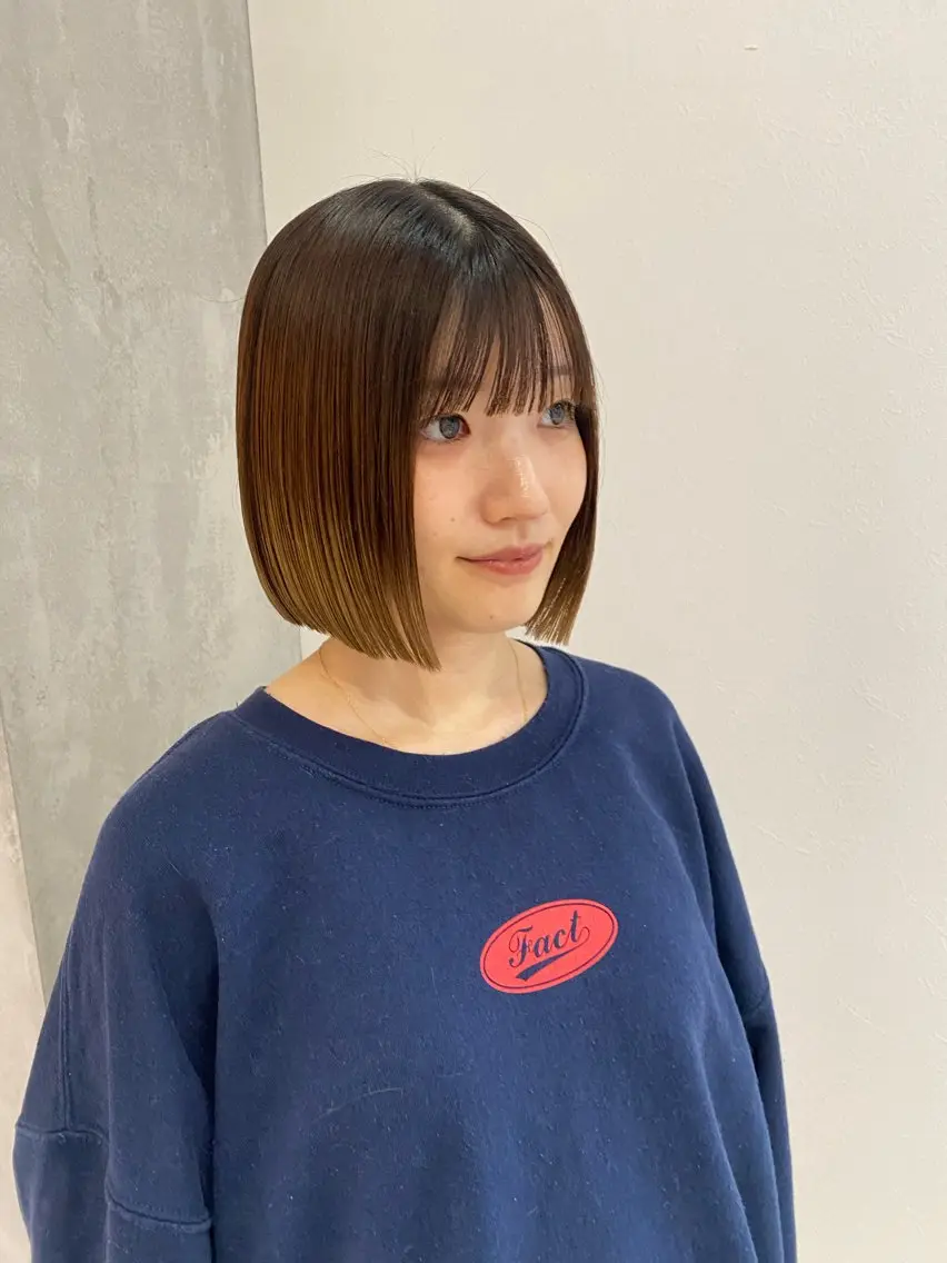 ミディアム カット いとう ほのかのヘアスタイル