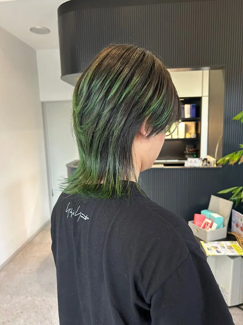 デザインカット+ケアブリーチ+美髪ケア上質カラー+ピトレティカトリートメントの写真